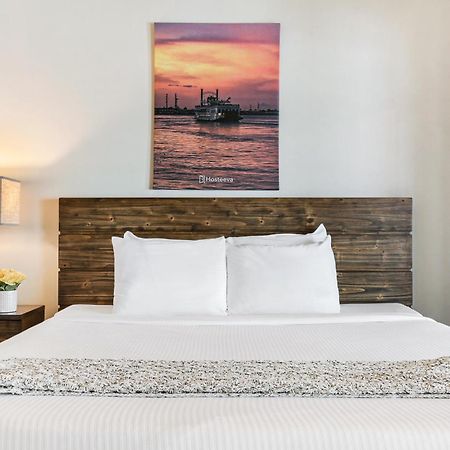 Upscale Condos And Penthouses Close To Canal And Bourbon St 뉴올리언스 외부 사진