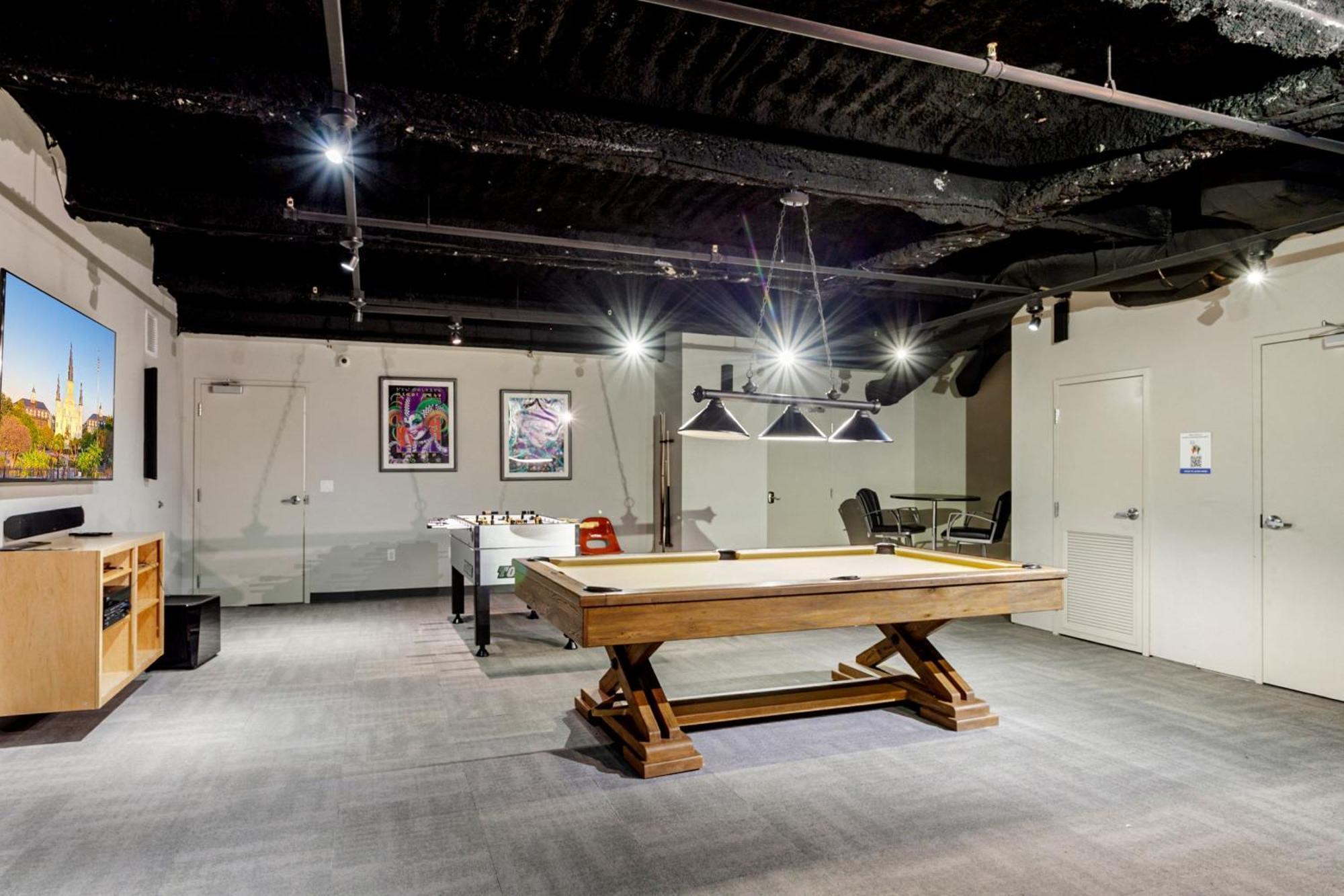 Upscale Condos And Penthouses Close To Canal And Bourbon St 뉴올리언스 외부 사진