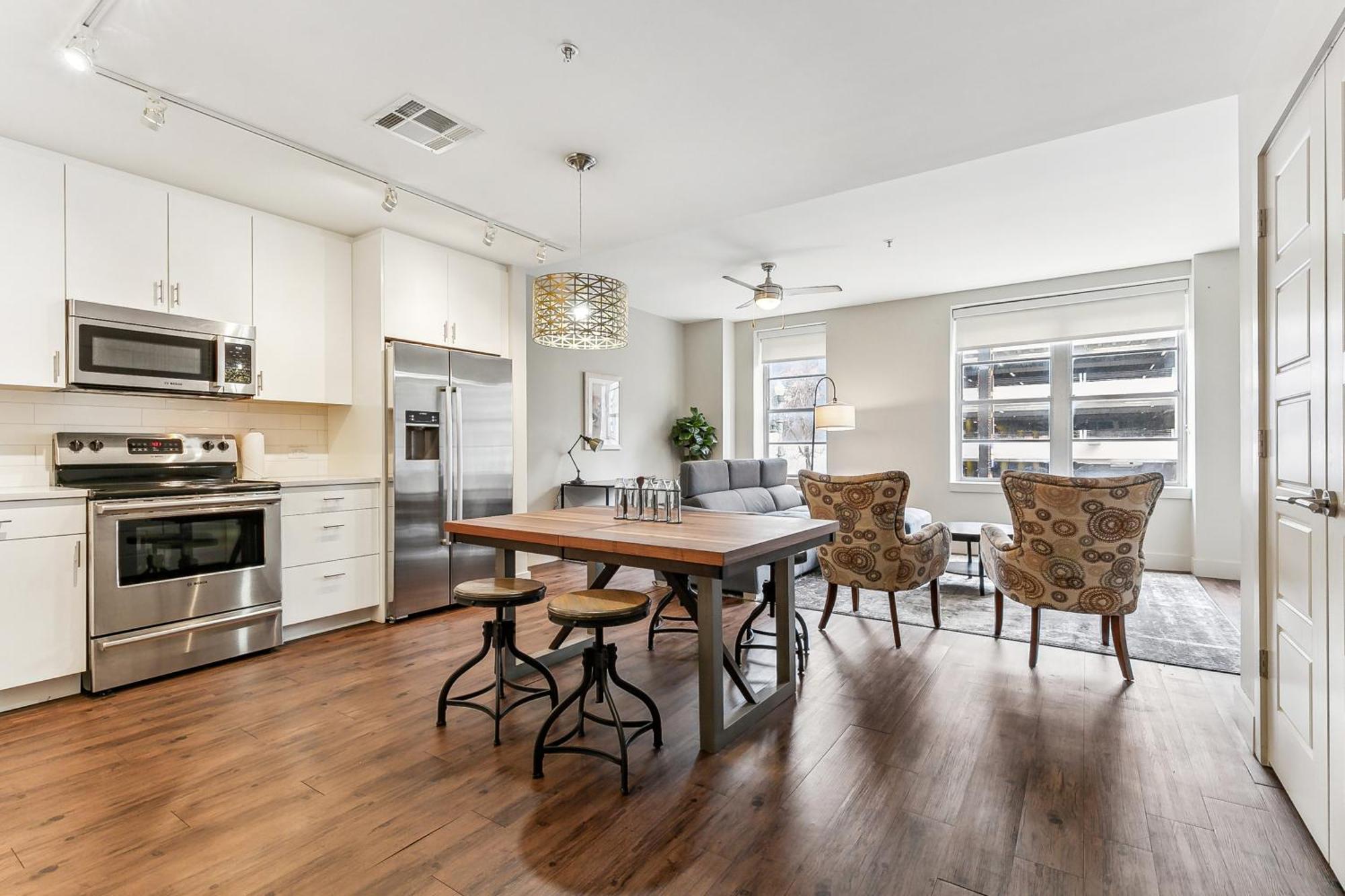 Upscale Condos And Penthouses Close To Canal And Bourbon St 뉴올리언스 외부 사진