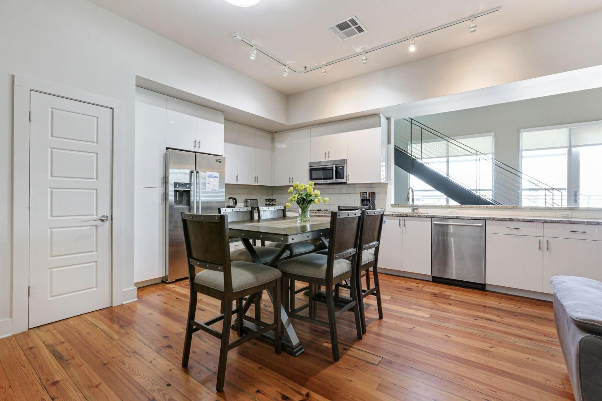 Upscale Condos And Penthouses Close To Canal And Bourbon St 뉴올리언스 외부 사진