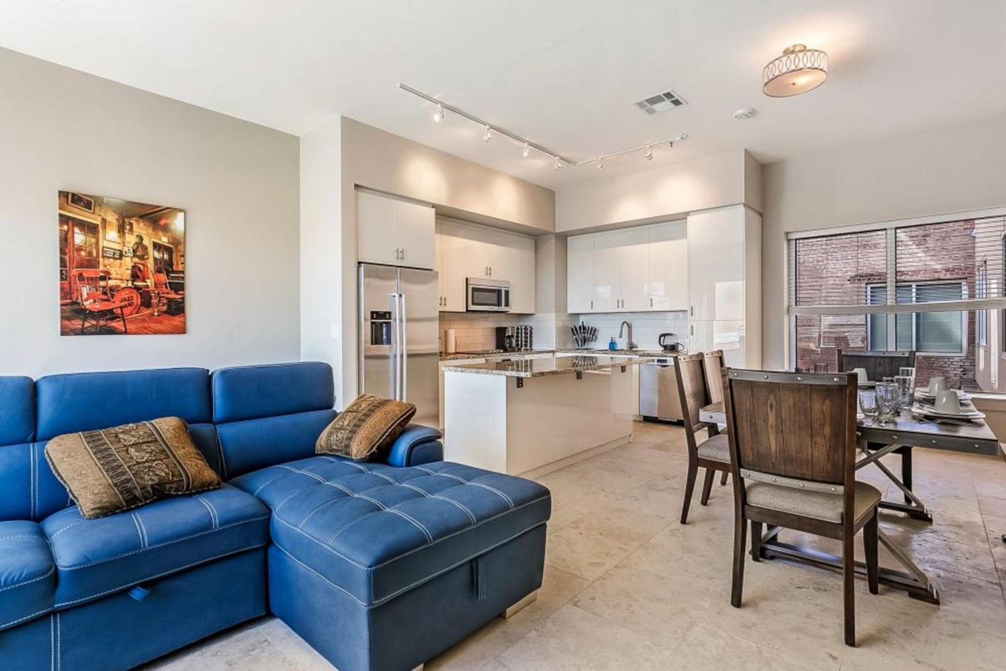 Upscale Condos And Penthouses Close To Canal And Bourbon St 뉴올리언스 외부 사진