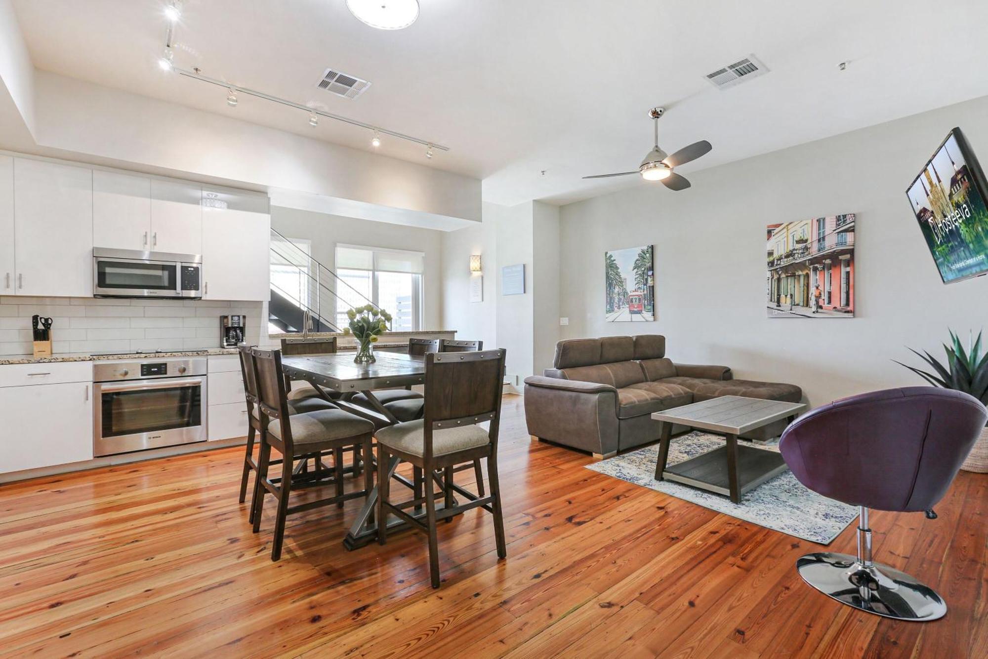 Upscale Condos And Penthouses Close To Canal And Bourbon St 뉴올리언스 외부 사진