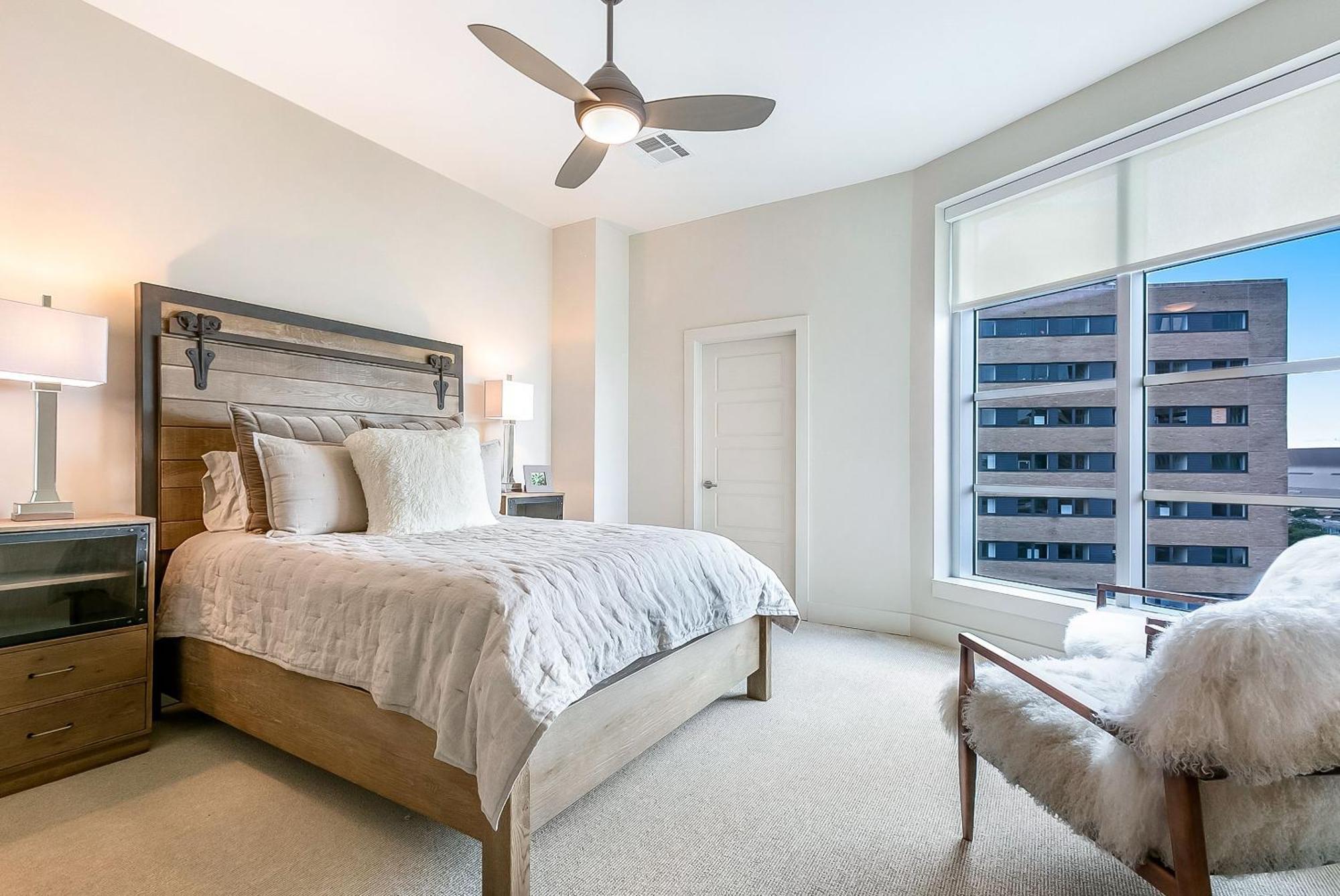 Upscale Condos And Penthouses Close To Canal And Bourbon St 뉴올리언스 외부 사진