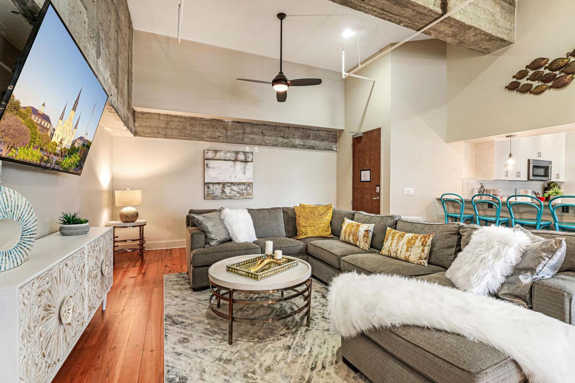 Upscale Condos And Penthouses Close To Canal And Bourbon St 뉴올리언스 외부 사진