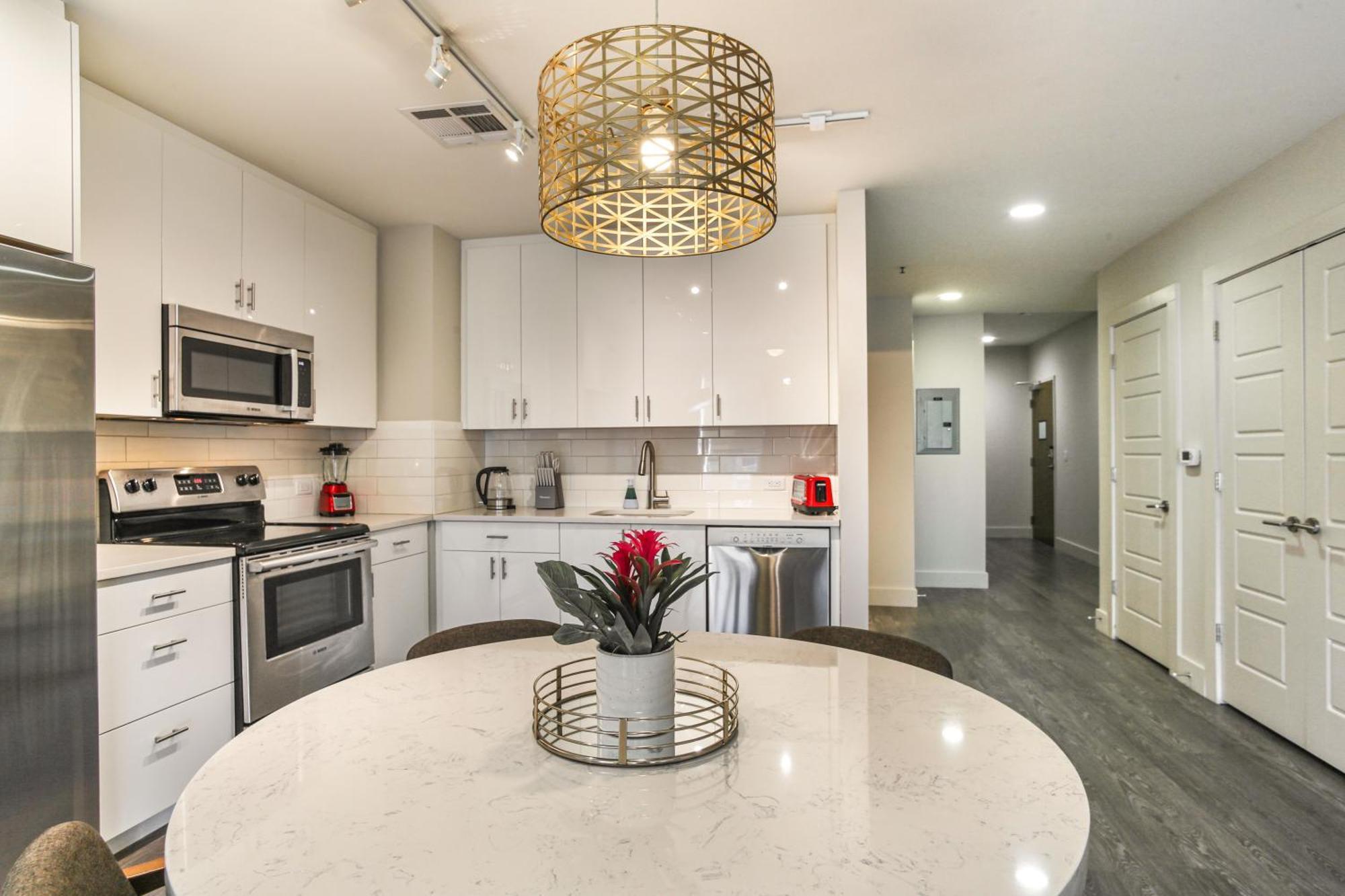 Upscale Condos And Penthouses Close To Canal And Bourbon St 뉴올리언스 외부 사진