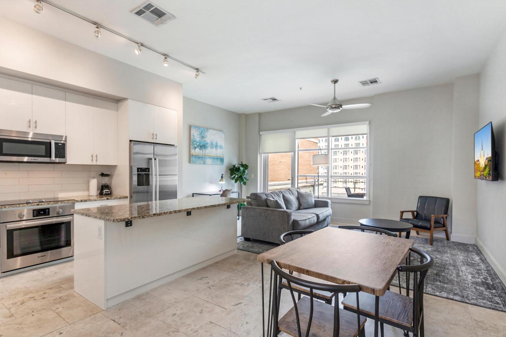 Upscale Condos And Penthouses Close To Canal And Bourbon St 뉴올리언스 외부 사진