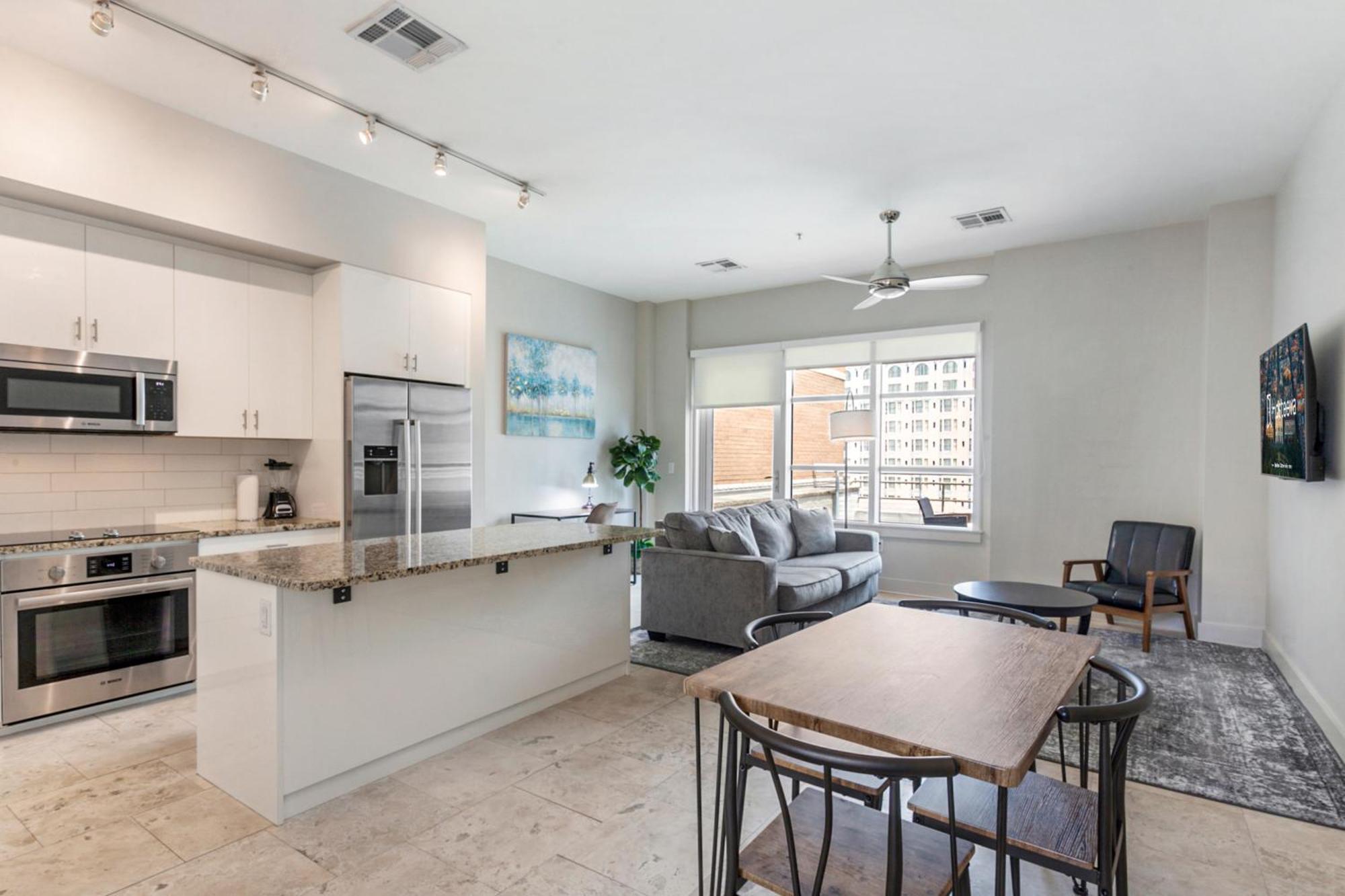 Upscale Condos And Penthouses Close To Canal And Bourbon St 뉴올리언스 외부 사진