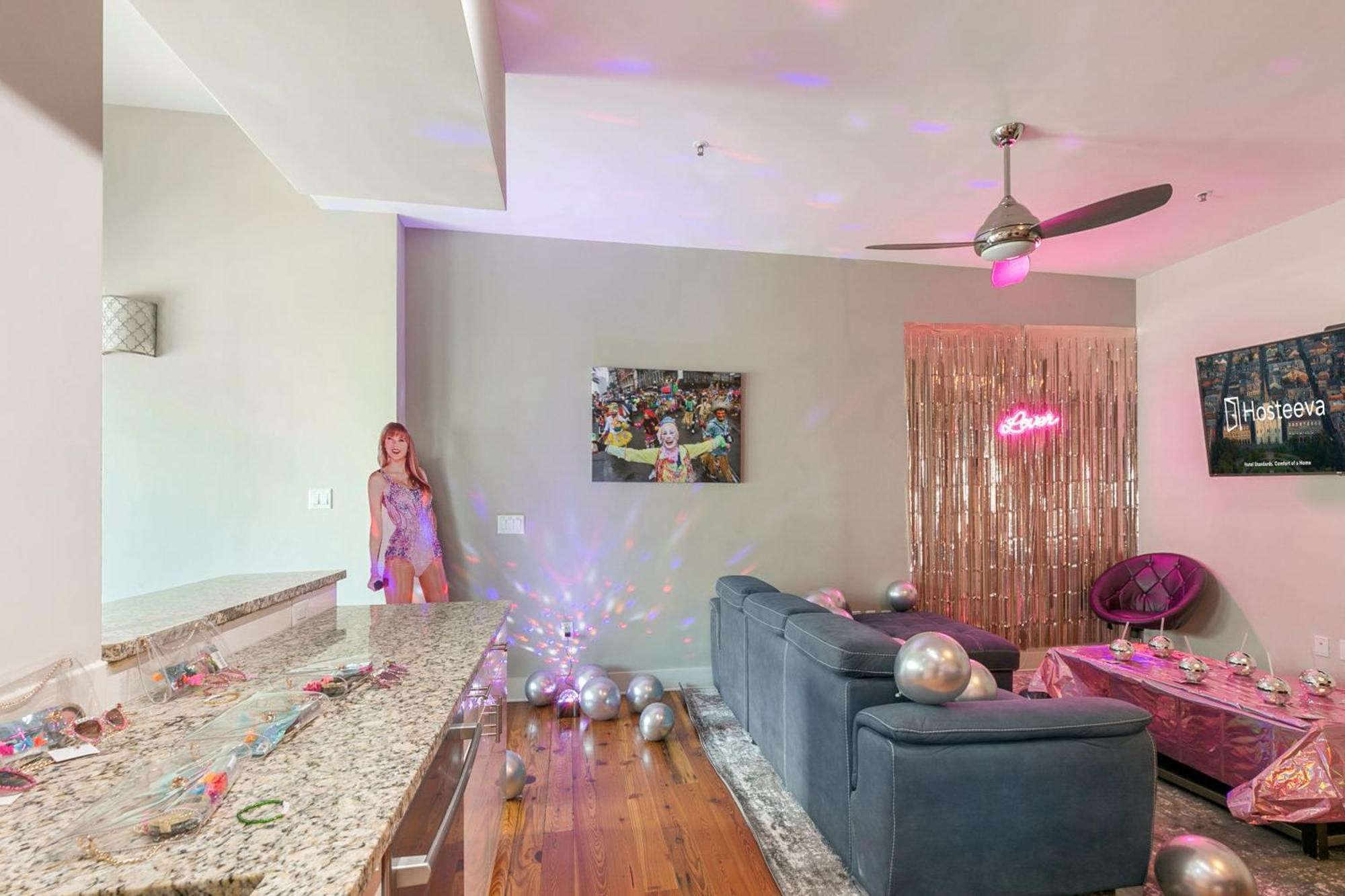 Upscale Condos And Penthouses Close To Canal And Bourbon St 뉴올리언스 외부 사진
