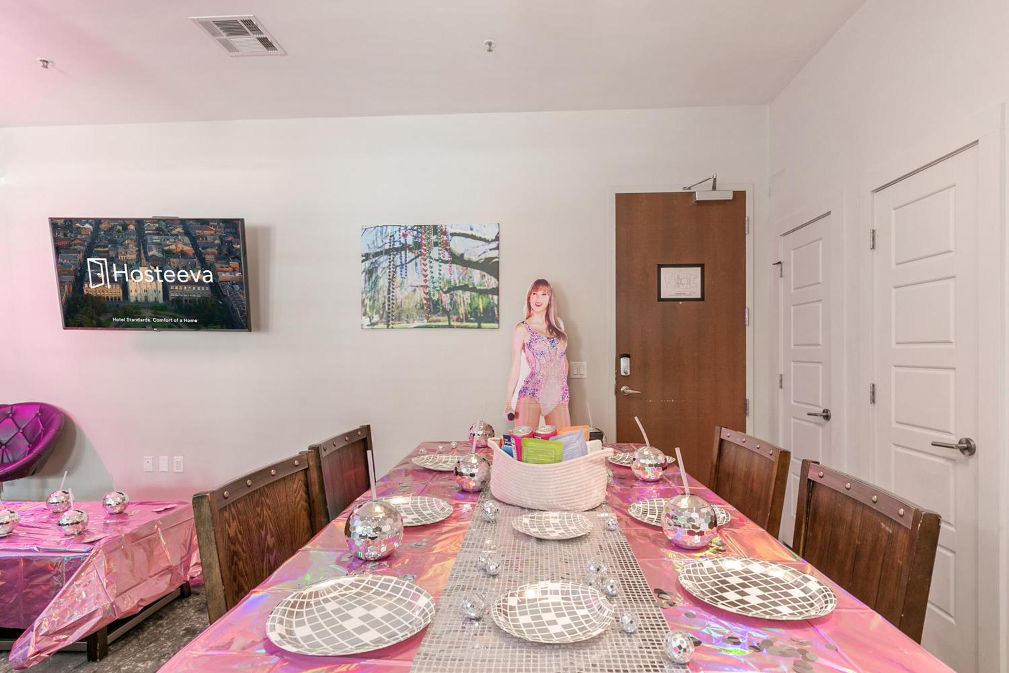 Upscale Condos And Penthouses Close To Canal And Bourbon St 뉴올리언스 외부 사진