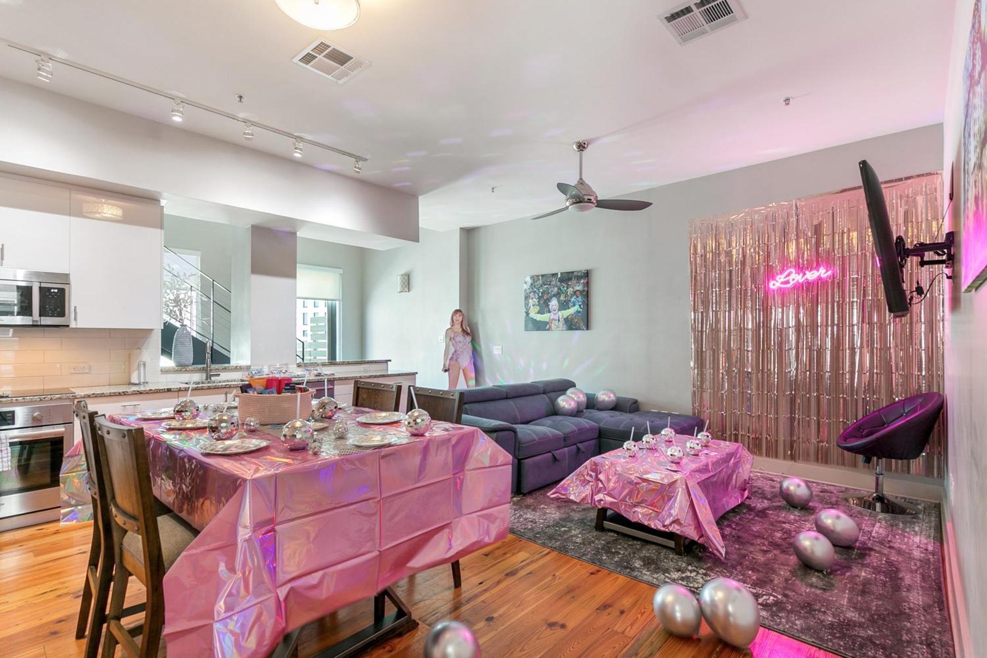 Upscale Condos And Penthouses Close To Canal And Bourbon St 뉴올리언스 외부 사진