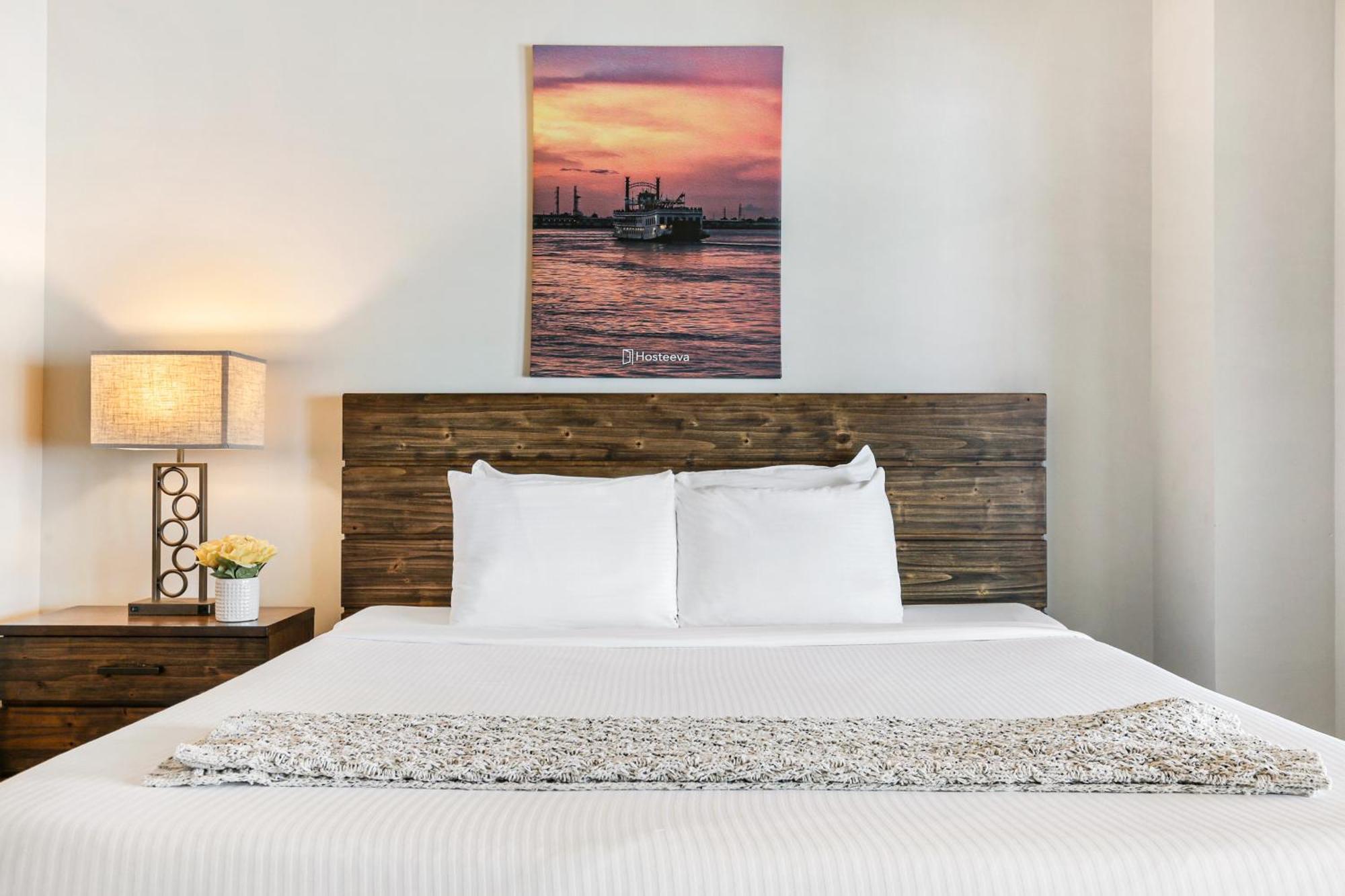 Upscale Condos And Penthouses Close To Canal And Bourbon St 뉴올리언스 외부 사진